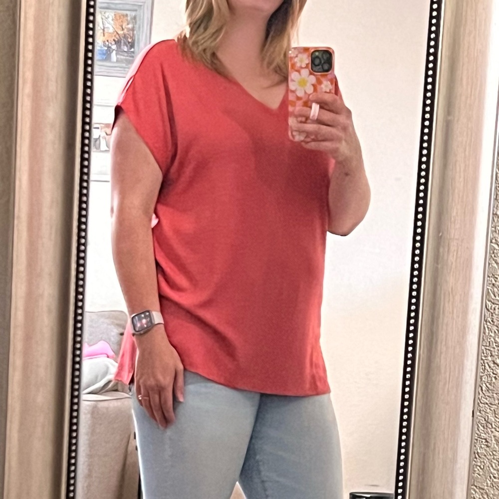 Cute Top - Picture 3 of 3